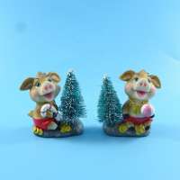 New arrivals unique pig shaped resin christmas craft with christmas tree decor